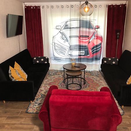 Stylisches Maybach Appartement Mit Terrasse Fuer 5 Personen, 5 Betten, Grosse Kochinsel, Homeoffice Mit 250Mbit Wlan Aidlingen Exterior foto